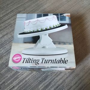 Wilton tilting turntable